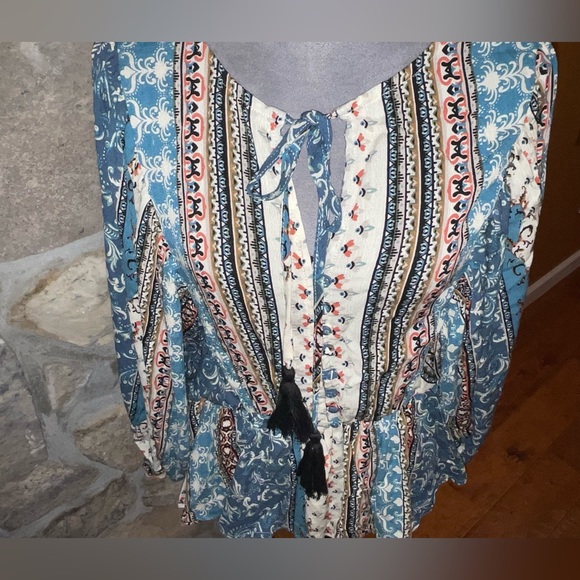 BoHo Style Lightweight Top - Picture 5 of 7